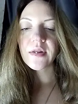 KattyLuuu's cam snapshot