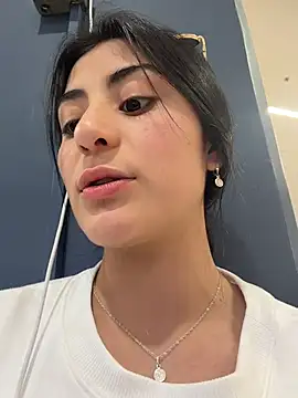 fiorella_paris's cam snapshot