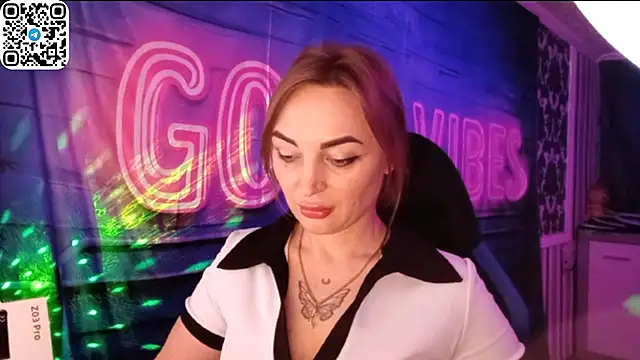 Vellora_'s cam snapshot