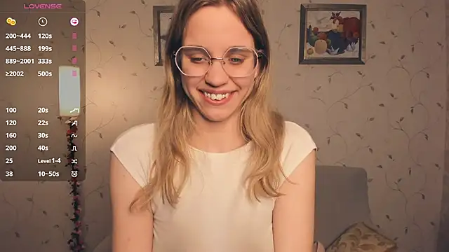 JoanBaggott's cam snapshot