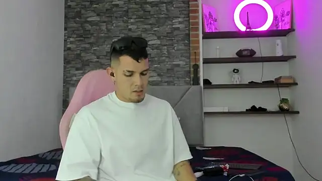 BooyHott_'s cam snapshot