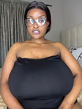 Bustygoddess32 live sex cam