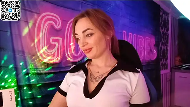 Vellora_'s cam snapshot