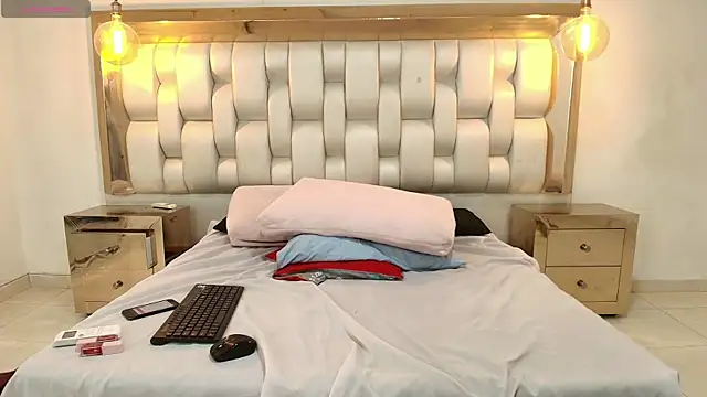 AzulMaveric's cam snapshot