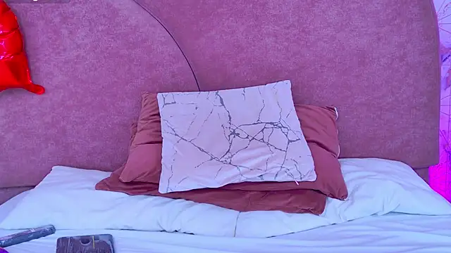 Khloe_Moon's cam snapshot