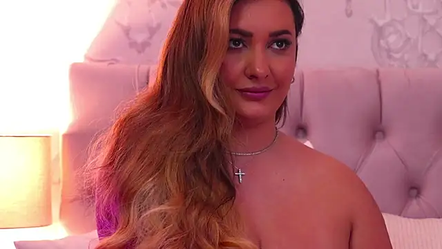 YaaraCollins live sex cam