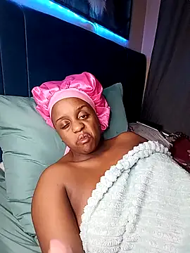 Queen-Chocolate live sex cam