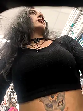 Lila_Desiree live sex cam