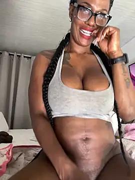 Bustykeyla live sex cam