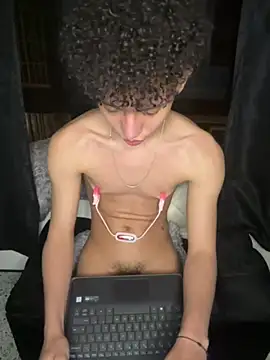 yoursexyjose live sex cam