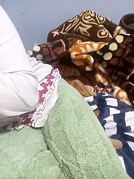 Rouzalinda_1's cam snapshot