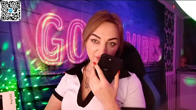 Vellora_'s cam snapshot