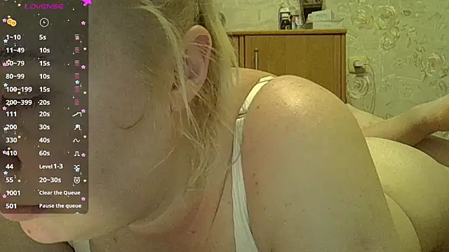 CurvyWild_Lady30's cam snapshot