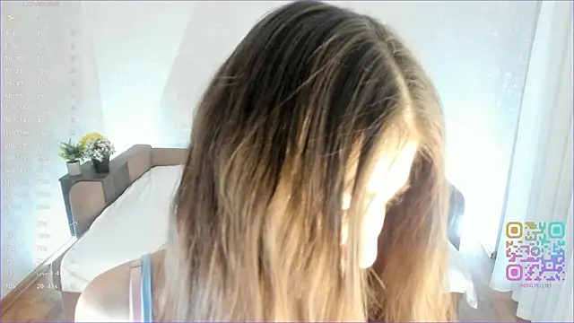 _smile_in_glow_'s cam snapshot