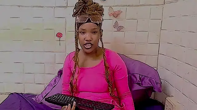 EroticSexyPrada's cam snapshot