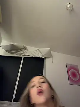 Rebe_'s cam snapshot