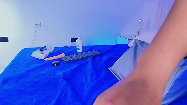 alanarose18's cam snapshot