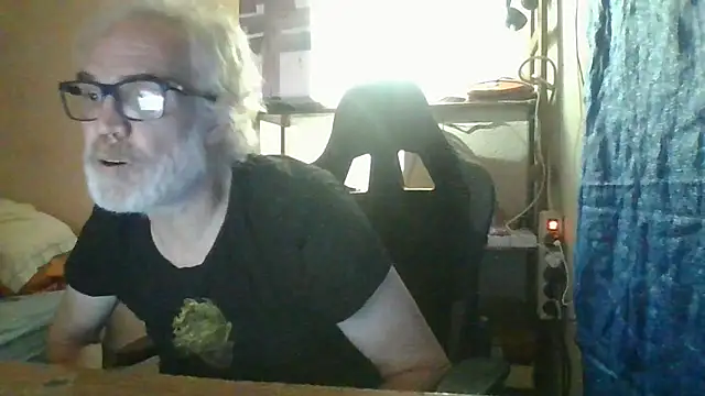 Charliebraum1974's cam snapshot