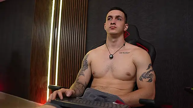 JacksonOlsenn live sex cam