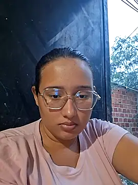 young_dairy01's cam snapshot