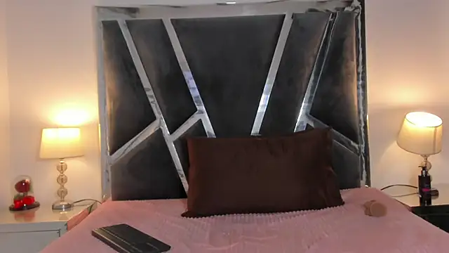 AiraMoreau's cam snapshot