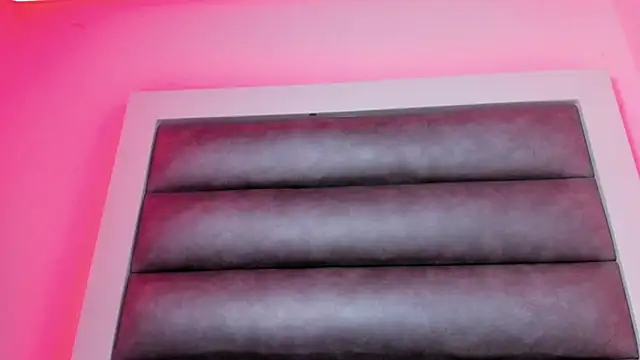 adhalee_js's cam snapshot