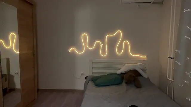 MyraLitterers's cam snapshot