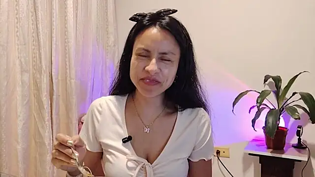 Bella_Exhibition live sex cam