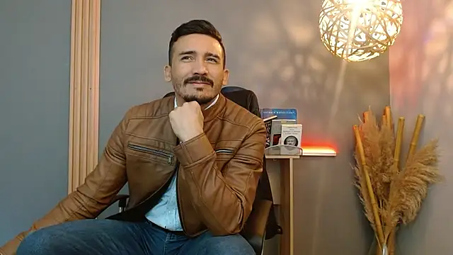 Reiko_85_ live sex cam