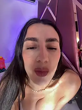 DanielaMedinaa live sex cam