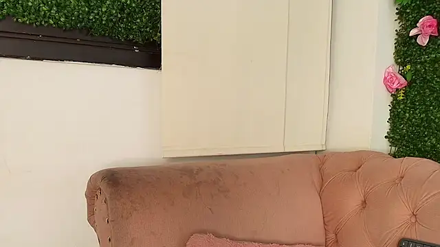 julieta_aguilar1 live sex cam