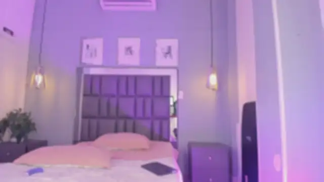 renee_shelby_'s cam snapshot