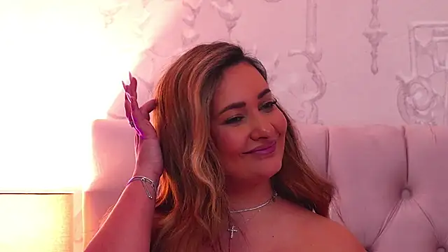 YaaraCollins live sex cam
