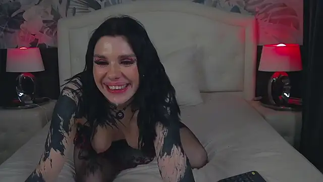 MaeveMoon live sex cam