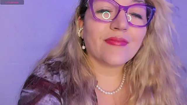 Naty_Mature_ live sex cam