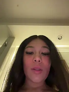 Alyshanon18 live sex cam