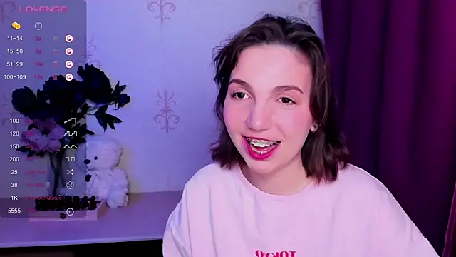 KindHazelHere_ live sex cam