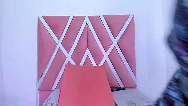 emilysejmet's cam snapshot