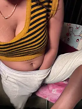 Lucky_Flora's cam snapshot