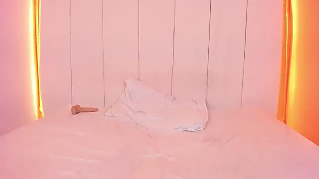 Sunny_OS live sex cam