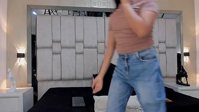 ValeryCooper18 live sex cam