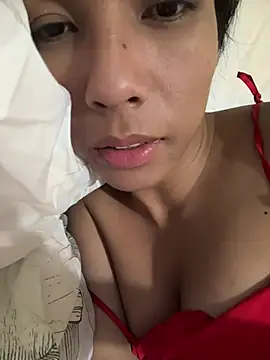 Ladyboyluxe live sex cam