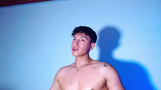 rowanbigboy23 live sex cam