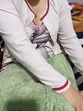 Rouzalinda_1's cam snapshot