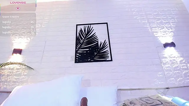 millie_brown21 live sex cam