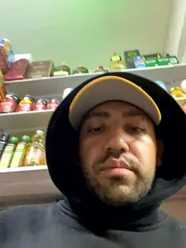 JuanZapata33 live sex cam