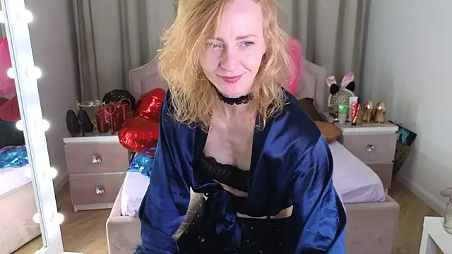 SquirtyAlisa live sex cam