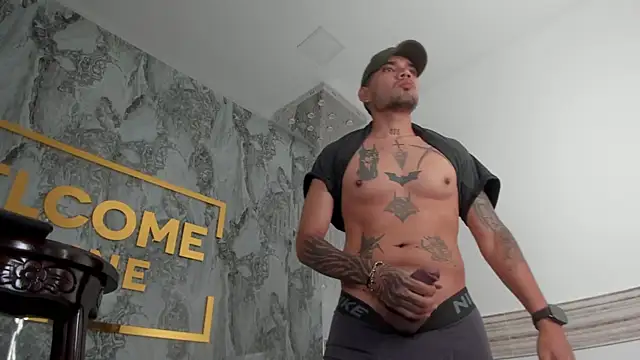 Hassan_GoldDick's cam snapshot