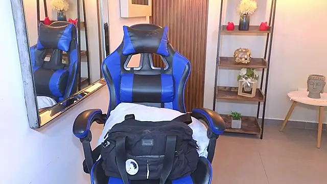 Kenya--Buhle live sex cam