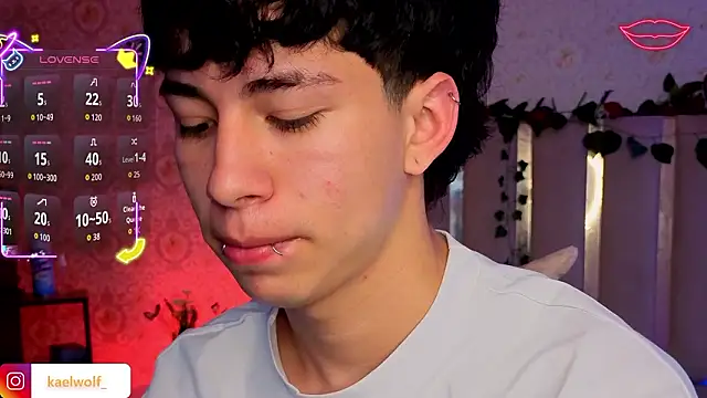 kaelwolf_tay live sex cam